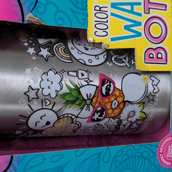 NIB Kid's Color Your Own Water Bottle Set - Picture 2 of 3